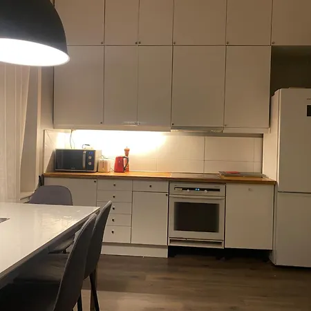 Privat overnatting In Central, Spacious
